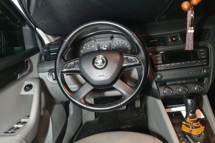 Used Skoda Octavia 2015 1.6L Automatic Yijun Edition Steering Wheel