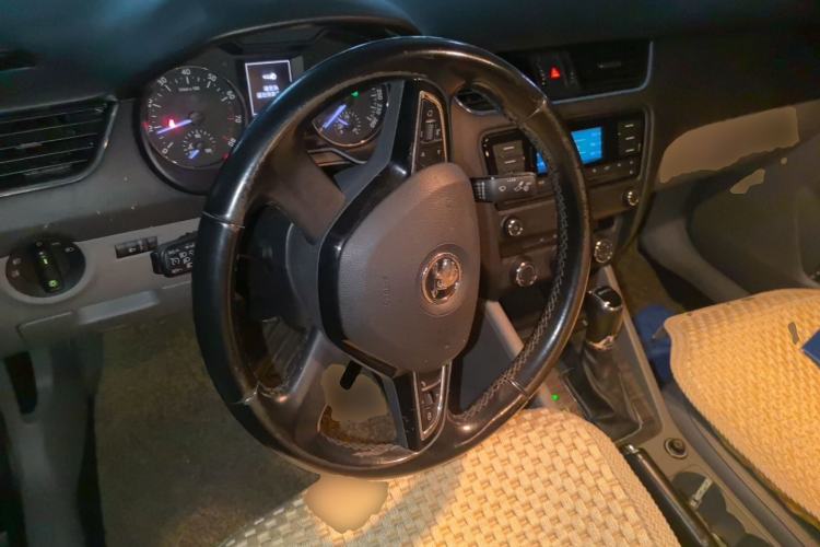 Used Skoda Octavia 2015 1.6L Automatic Yijun Edition Steering Wheel