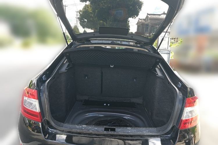 Used Skoda Octavia 2015 1.6L Manual Yijun Edition Trunk