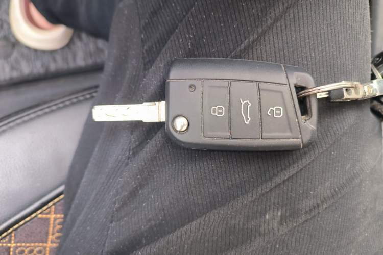 Used Skoda Octavia 2015 1.6L Automatic Eado Edition Vehicle Key