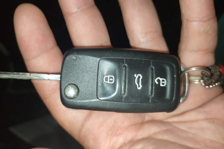 Used Skoda Octavia 2015 Classic Model 1.6L Manual Yijie Edition Vehicle Key