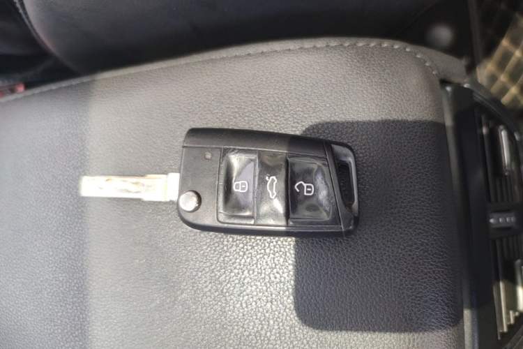 Used Skoda Octavia 2015 1.6L Automatic Yijun Edition Vehicle Key