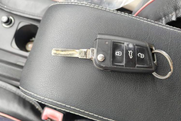 Used Skoda Octavia 2015 1.6L Manual Eado Edition Vehicle Key