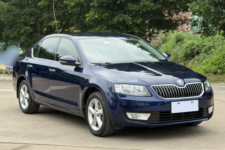 Used Skoda Octavia 2015 1.6L Automatic Yijie Edition Exterior 3