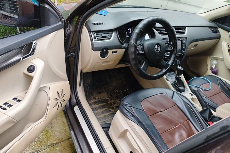 Used Skoda Octavia 2015 1.6L Automatic Yijun Edition Driver Seat