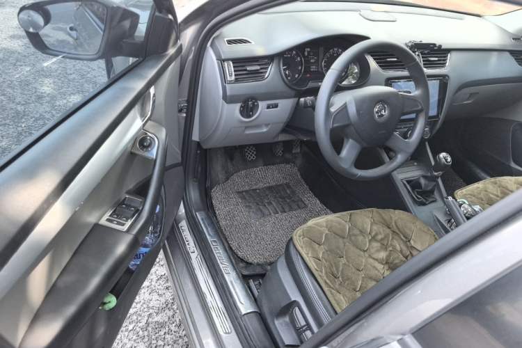 Used Skoda Octavia 2015 1.6L Manual Eado Edition Driver Seat