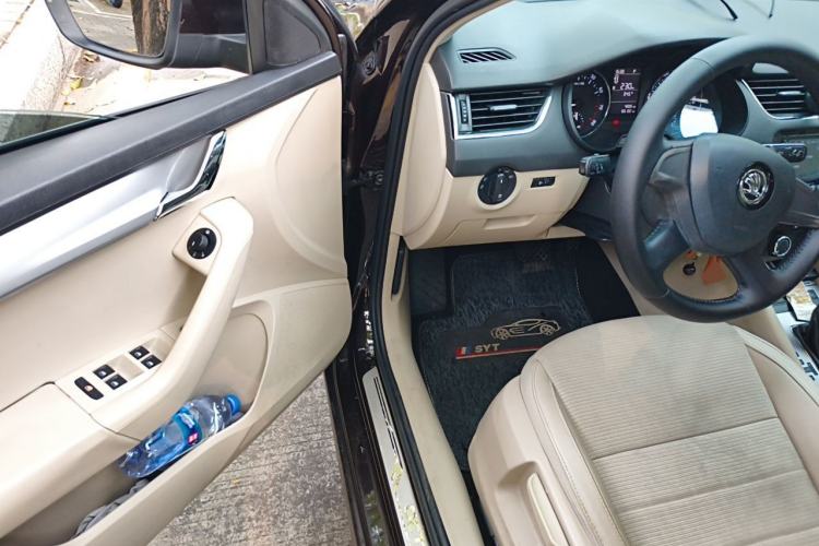 Used Skoda Octavia 2015 1.6L Automatic Yijie Edition Driver Seat