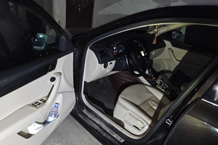 Used Skoda Octavia 2015 1.6L Automatic Yijun Edition Driver Seat
