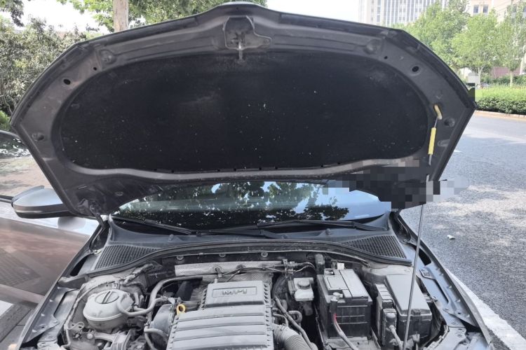 Used Skoda Octavia 2015 1.6L Manual Eado Edition Engine Bay