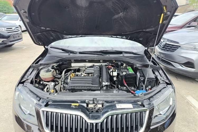 Used Skoda Octavia 2015 1.4TSI DSG Yijun Edition Engine Bay