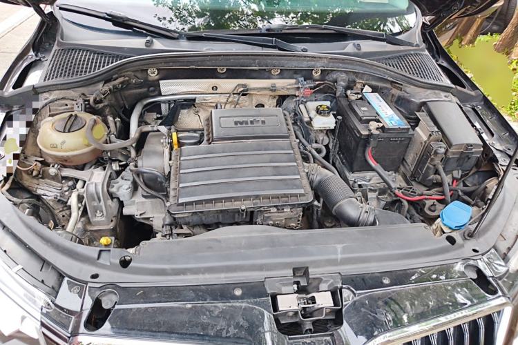 Used Skoda Octavia 2015 1.6L Automatic Yijie Edition Engine Bay