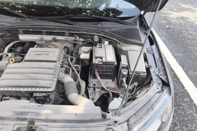 Used Skoda Octavia 2015 1.6L Manual Eado Edition Engine Bay Left
