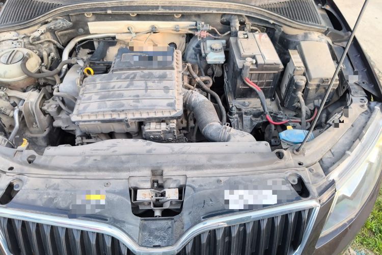 Used Skoda Octavia 2015 1.6L Manual Eado Edition Engine Bay Left