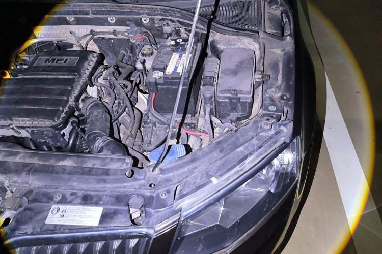 Used Skoda Octavia 2015 1.6L Automatic Yijun Edition Engine Bay Left