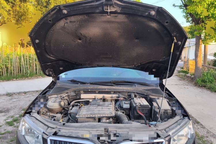 Used Skoda Octavia 2015 1.6L Manual Eado Edition Engine Bay