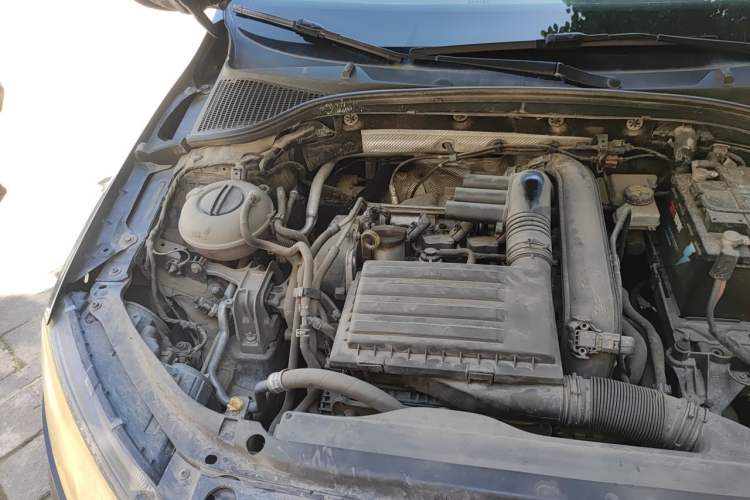 Used Skoda Octavia 2015 1.4TSI Manual Yijun Edition Engine Bay Right