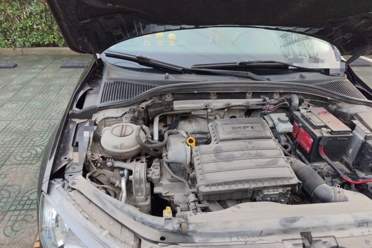 Used Skoda Octavia 2015 1.6L Automatic Yijie Edition Engine Bay Right