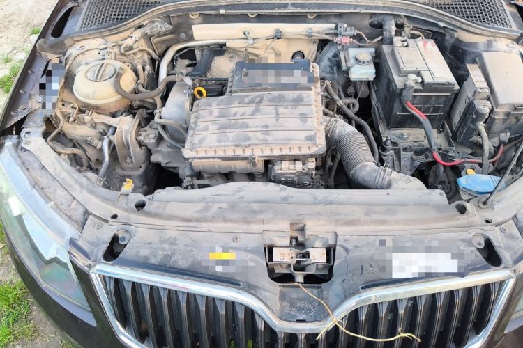 Used Skoda Octavia 2015 1.6L Manual Eado Edition Engine Bay Right