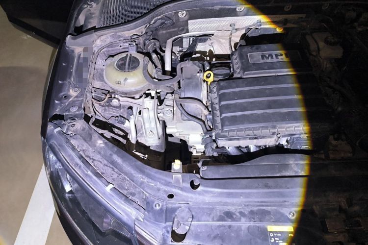 Used Skoda Octavia 2015 1.6L Automatic Yijun Edition Engine Bay Right