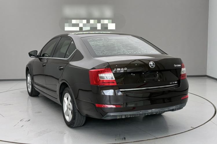 Used Skoda Octavia 2015 1.6L Automatic Yijun Edition Exterior 1