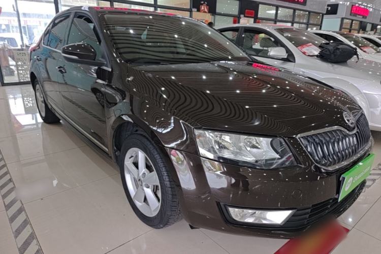 Used Skoda Octavia 2015 1.6L Automatic Yijie Edition Exterior 1