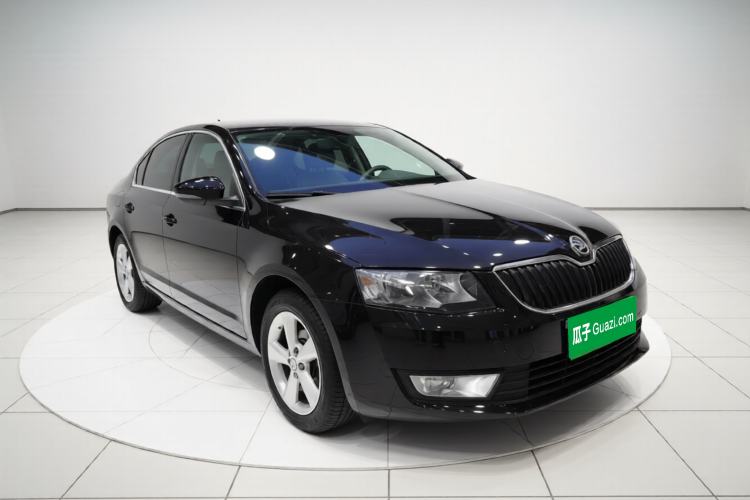 Used Skoda Octavia 2015 1.6L Automatic Yijie Edition Exterior 2