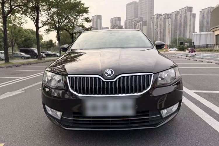 Used Skoda Octavia 2015 1.6L Automatic Yijun Edition Exterior 5