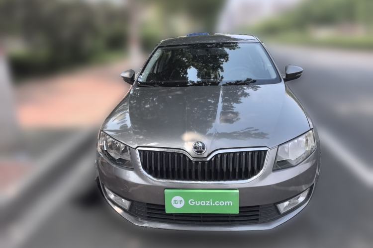 Used Skoda Octavia 2015 1.6L Manual Eado Edition Front