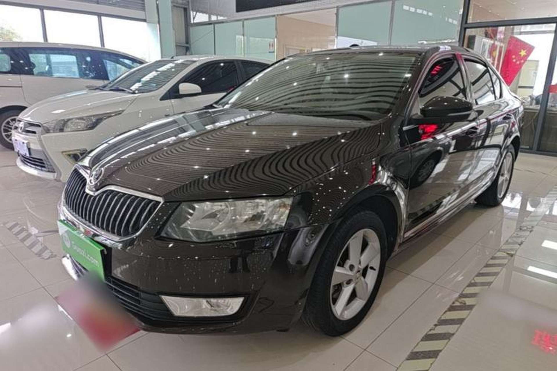 Used Skoda Octavia 2015 1.6L Automatic Yijie Edition Front Left 45 Deg