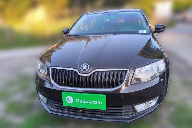 Used Skoda Octavia 2015 1.6L Manual Eado Edition Front