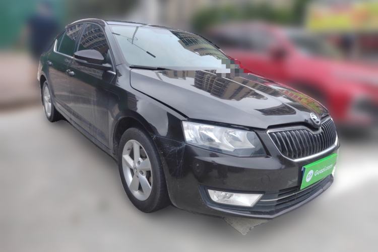 Used Skoda Octavia 2015 1.6L Automatic Yijun Edition Front Right 45 Deg