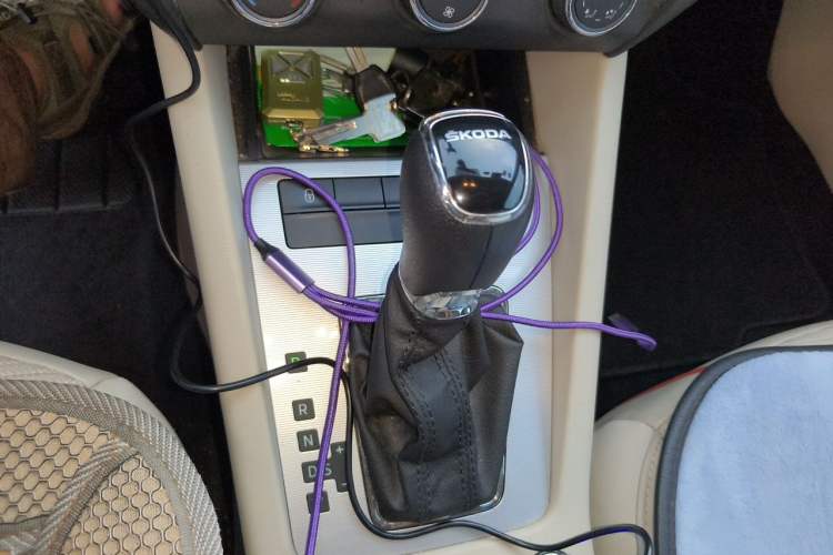 Used Skoda Octavia 2015 1.6L Automatic Yijie Edition Gear Lever