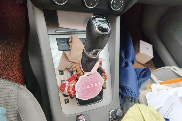 Used Skoda Octavia 2015 1.6L Automatic Yijie Edition Gear Lever