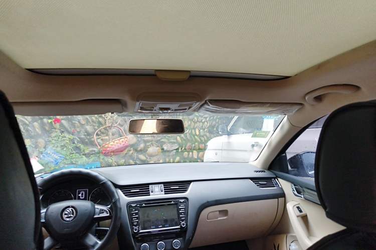 Used Skoda Octavia 2015 1.6L Automatic Yijun Edition Headliner
