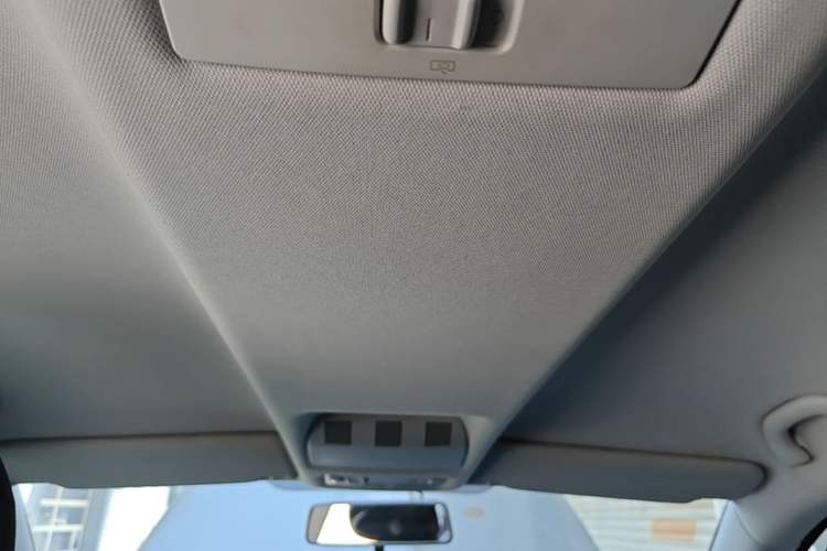 Used Skoda Octavia 2015 Classic Model 1.6L Manual Eado Version Headliner