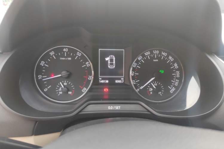 Used Skoda Octavia 2015 1.6L Automatic Yijun Edition Instrument Cluster