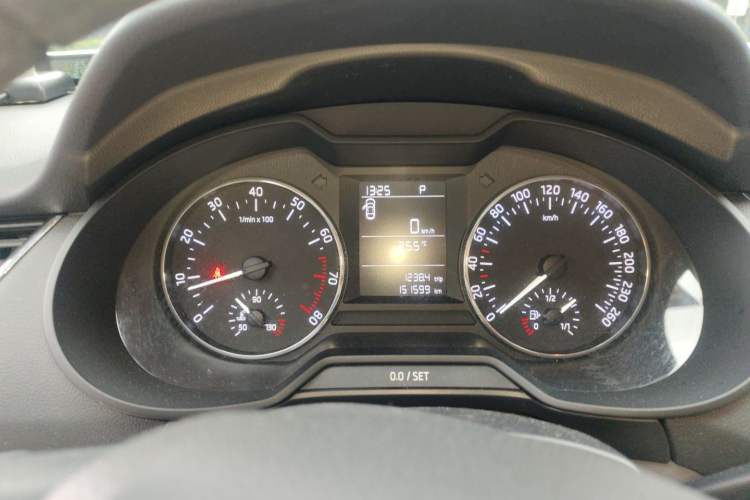 Used Skoda Octavia 2015 1.6L Automatic Yijie Edition Instrument Cluster