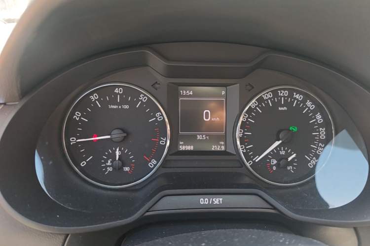 Used Skoda Octavia 2015 Classic Model 1.6L Automatic Elegance Edition Instrument Cluster