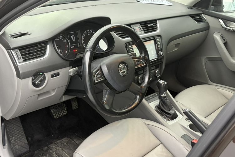 Used Skoda Octavia 2015 1.6L Automatic Yijun Edition Interior 3