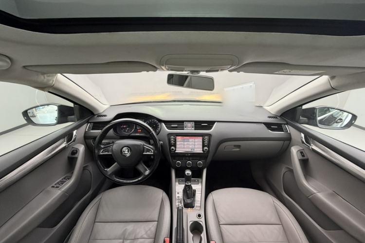 Used Skoda Octavia 2015 1.6L Automatic Yijun Edition Interior 6