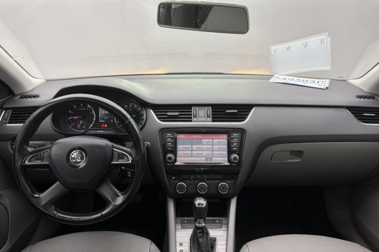 Used Skoda Octavia 2015 1.6L Automatic Yijun Edition Interior 7