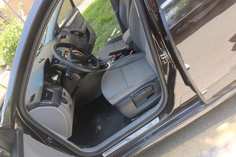 Used Skoda Octavia 2015 1.6L Automatic Yijie Edition Left Front Seat