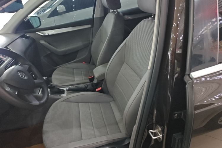 Used Skoda Octavia 2015 1.6L Automatic Yijie Edition Left Front Seat