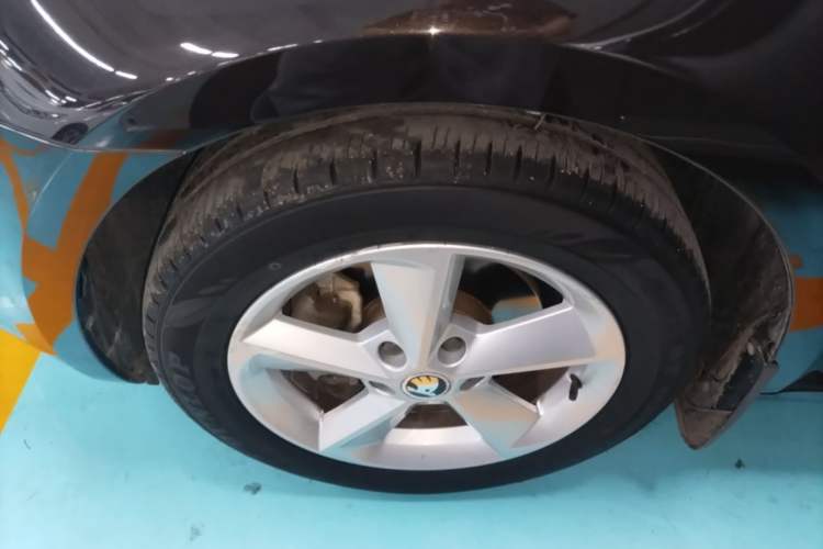 Used Skoda Octavia 2015 1.6L Automatic Yijun Edition Left Front Wheel Hub