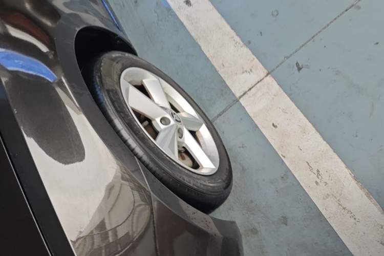 Used Skoda Octavia 2015 1.6L Automatic Yijun Edition Left Front Wheel Hub