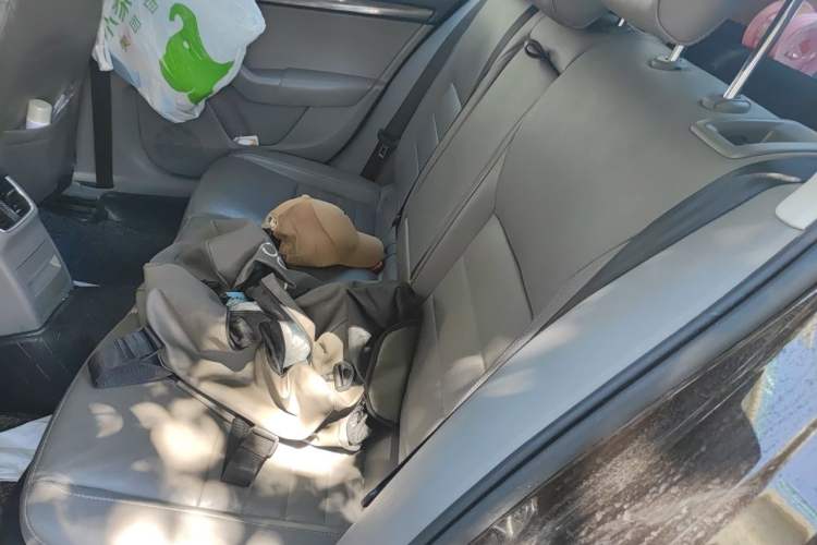 Used Skoda Octavia 2015 1.4TSI Manual Yijun Edition Left Rear Seat