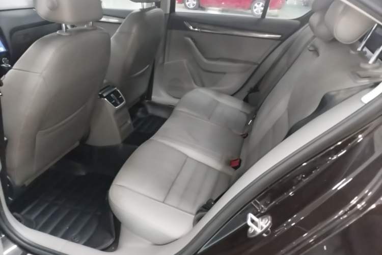 Used Skoda Octavia 2015 1.6L Automatic Yijun Edition Left Rear Seat