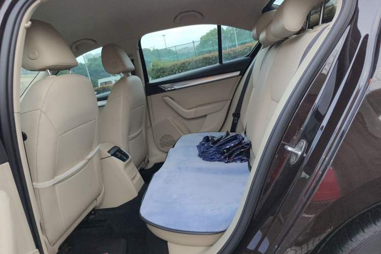 Used Skoda Octavia 2015 1.6L Automatic Yijie Edition Left Rear Seat