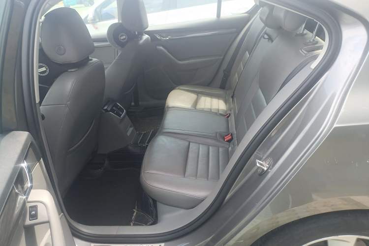 Used Skoda Octavia 2015 1.6L Automatic Yijun Edition Left Rear Seat