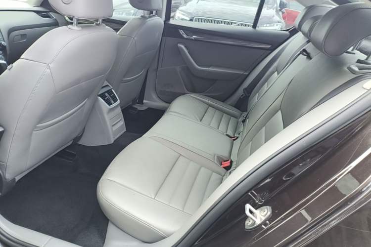 Used Skoda Octavia 2015 1.4TSI DSG Yijun Edition Left Rear Seat